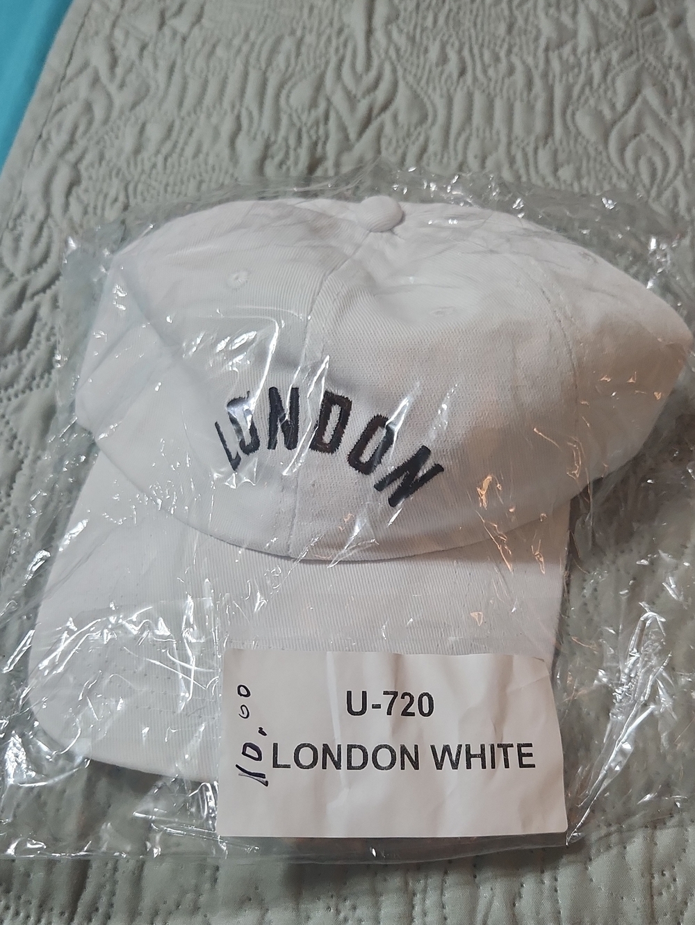 Zenana White 'London' Baseball Cap